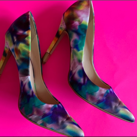 BABBITTA PRINTED PUMPS by Guess - Picture 2 of 7